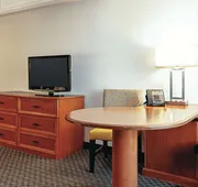La Quinta Inn & Suites by Wyndham Ontario Airport hotel detail image 7