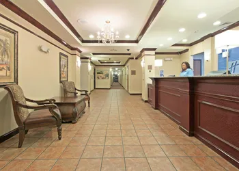 Holiday Inn Express Hotel & Suites Cleveland by IHG hotel thumbnail 2