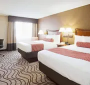 La Quinta Inn & Suites by Wyndham Minneapolis-Minnetonka hotel detail image 4
