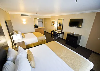 Hotel d’Lins Ontario Airport hotel thumbnail 3