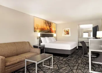 Days Inn by Wyndham San Antonio Near Fiesta Park hotel thumbnail 8