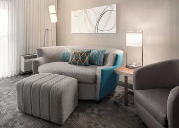 Courtyard by Marriott Chicago Bloomingdale hotel thumbnail 6