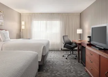 Courtyard by Marriott Chicago Bloomingdale hotel thumbnail 8