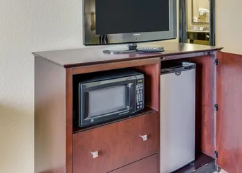 Quality Inn & Suites Slidell hotel thumbnail 7
