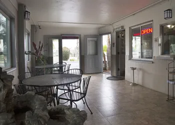 Harbor Inn & Suites hotel thumbnail 3