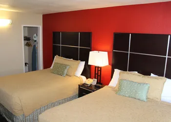 Harbor Inn & Suites hotel thumbnail 6