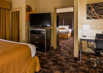 Best Western Windsor Pointe Hotel & Suites-Frost Bank Center hotel thumbnail 3