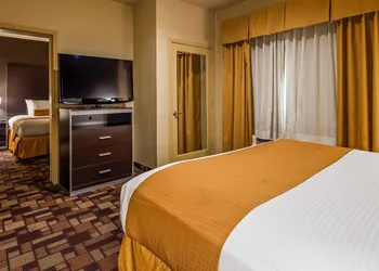 Best Western Windsor Pointe Hotel & Suites-Frost Bank Center hotel thumbnail 8