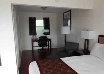 Blue Coast Inn and Suites hotel thumbnail 5