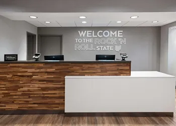 Hampton Inn Cleveland Airport - Tiedeman Road hotel thumbnail 2