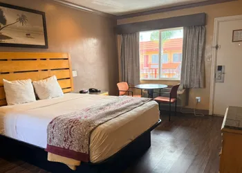 Om Park Inn and Suites El Cajon near San Diego hotel thumbnail 6