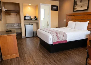 Om Park Inn and Suites El Cajon near San Diego hotel thumbnail 7