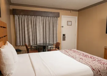 Om Park Inn and Suites El Cajon near San Diego hotel thumbnail 8