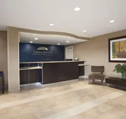Howard Johnson by Wyndham San Diego Sea World hotel detail image 3