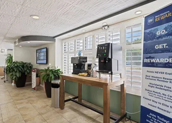 Best Western Plus Chesapeake Bay-Norfolk hotel thumbnail 4