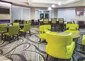 La Quinta Inn & Suites by Wyndham Las Vegas Summerlin Tech hotel thumbnail 2