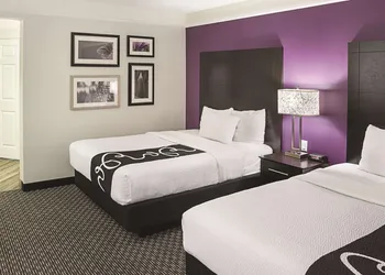 La Quinta Inn & Suites by Wyndham Las Vegas Summerlin Tech hotel thumbnail 4