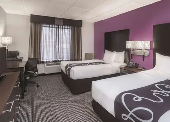 La Quinta Inn & Suites by Wyndham Las Vegas Summerlin Tech hotel thumbnail 5