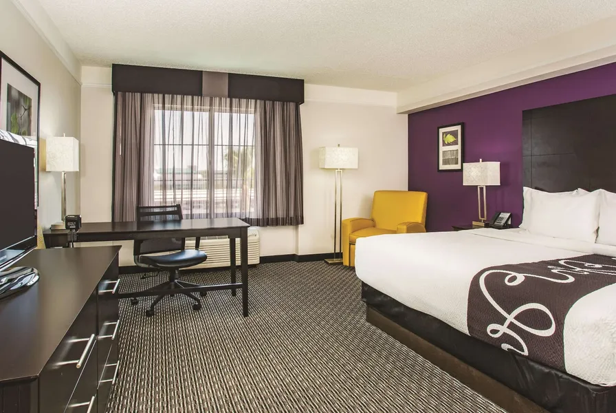 La Quinta Inn & Suites by Wyndham Las Vegas Summerlin Tech hotel detail image 6