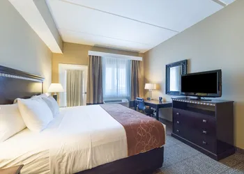 Comfort Suites Beachside hotel thumbnail 6