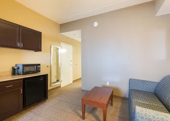 Comfort Suites Beachside hotel thumbnail 7
