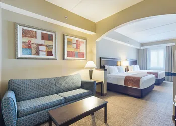 Comfort Suites Beachside hotel thumbnail 8