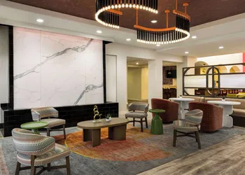 Hampton Inn Tropicana hotel thumbnail 3