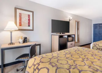 Baymont by Wyndham Kennesaw hotel thumbnail 8