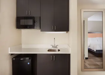 Hampton Inn Charleston-Southridge hotel thumbnail 6