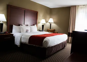 Clarion Pointe Durham Research Triangle Park hotel thumbnail 5