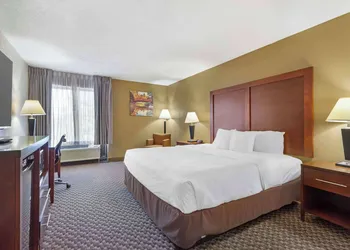 Clarion Pointe Durham Research Triangle Park hotel thumbnail 7