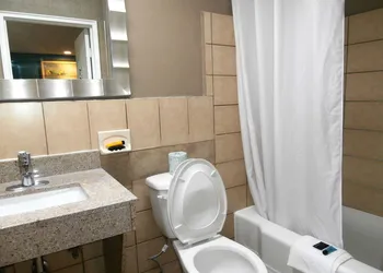 Americas Best Value Inn Savannah hotel thumbnail 8