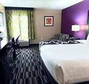 La Quinta Inn & Suites by Wyndham Orlando Universal area hotel detail image 3