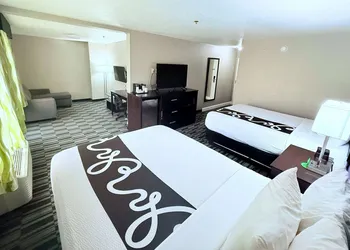 La Quinta Inn & Suites by Wyndham Orlando Universal area hotel thumbnail 7