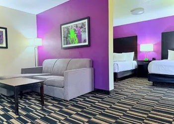 La Quinta Inn & Suites by Wyndham Orlando Universal area hotel thumbnail 8