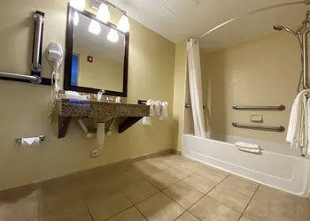 Quality Inn Flamingo hotel thumbnail 8