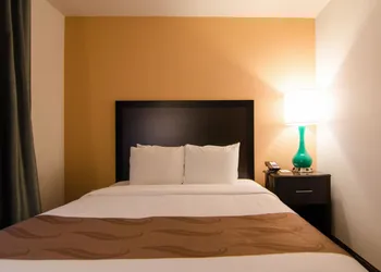 Cottage Grove Inn hotel thumbnail 7