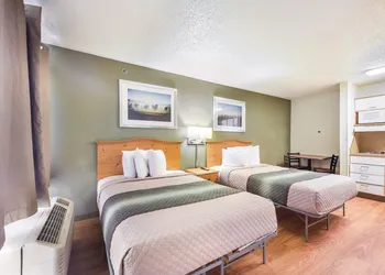 HomeTowne Studios By Red Roof Dallas - North Addison/ Tollway hotel thumbnail 3