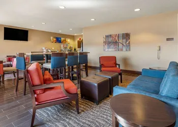 Comfort Inn Shelbyville North hotel thumbnail 2