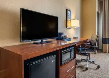 Comfort Inn Shelbyville North hotel thumbnail 7