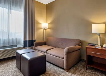 Comfort Inn Shelbyville North hotel thumbnail 8