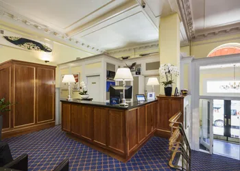 LHotel Montreal hotel thumbnail 2