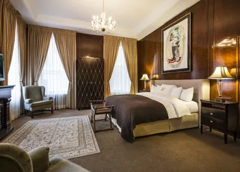 LHotel Montreal hotel thumbnail 5