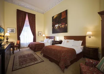 LHotel Montreal hotel thumbnail 6