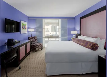 OPUS Hotel Vancouver hotel thumbnail 4