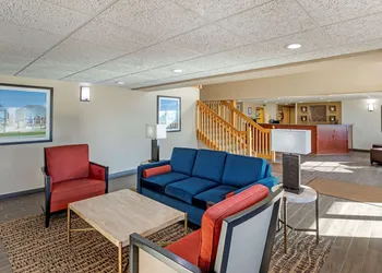 Comfort Inn & Suites Jackson - West Bend hotel thumbnail 4