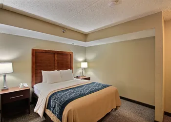 Comfort Inn & Suites Jackson - West Bend hotel thumbnail 7