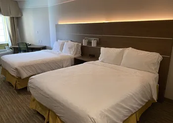 Holiday Inn Express & Suites Galveston West-Seawall by IHG hotel thumbnail 5