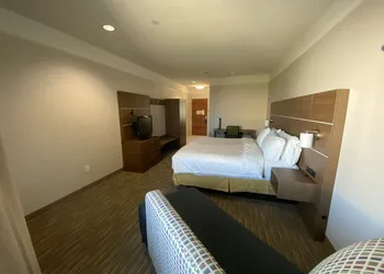 Holiday Inn Express & Suites Galveston West-Seawall by IHG hotel thumbnail 7
