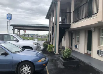 Rodeway Inn hotel thumbnail 3